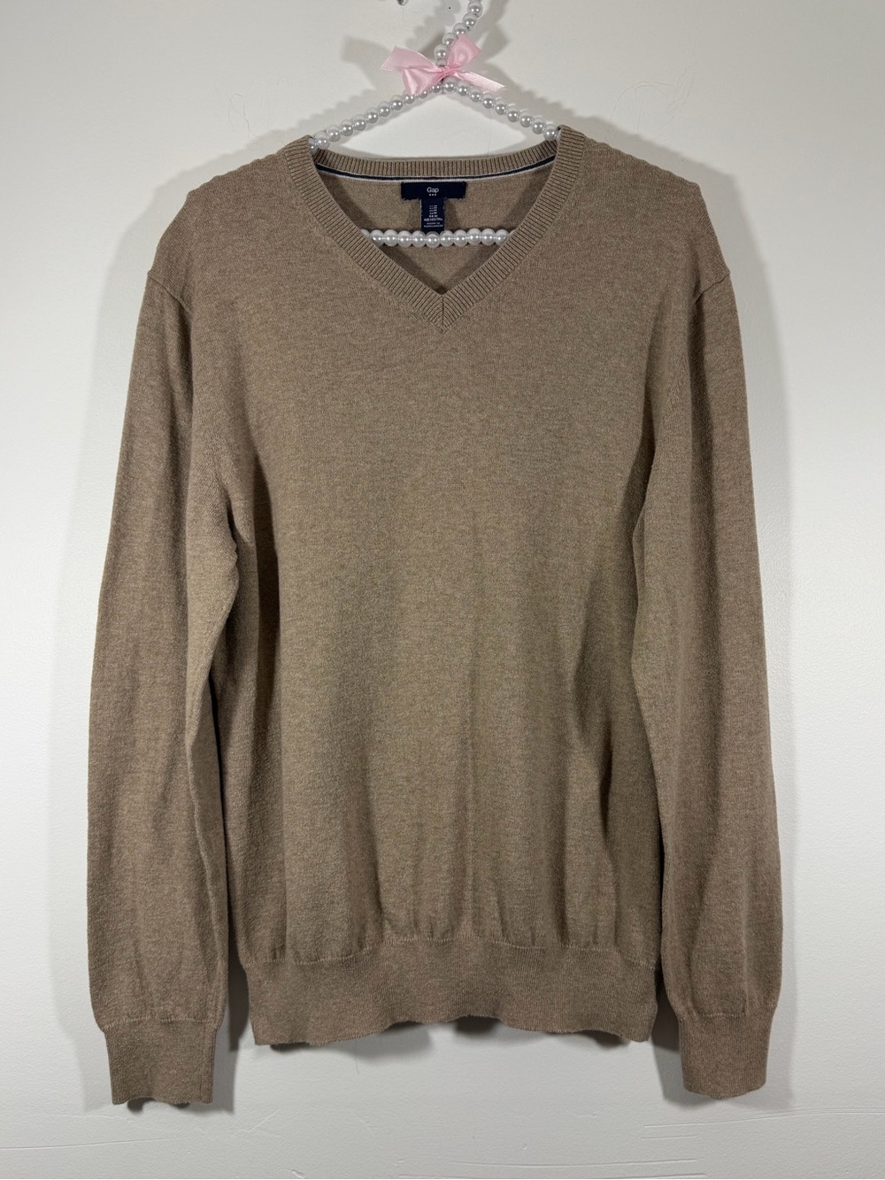 Gap women’s V-Neck Sweater in Taupe